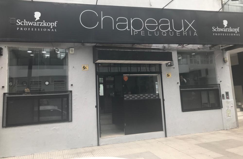 Fachada de Peluquería Chapeaux en Núñez